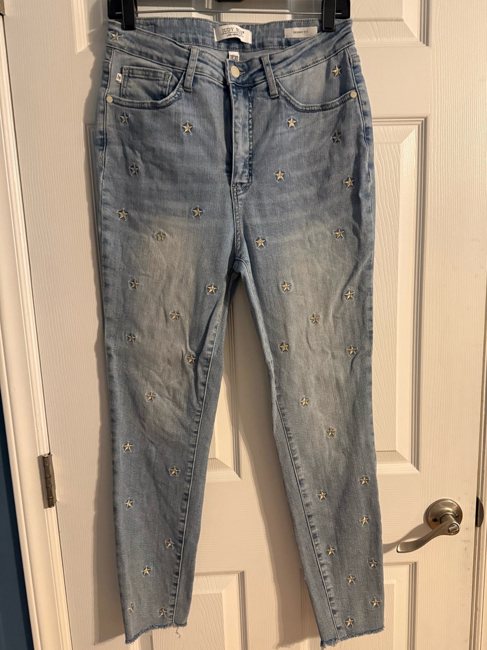 Judy Blue Star Embroidered Skinny Jeans Women’s 11/30 Light Wash Raw Hem